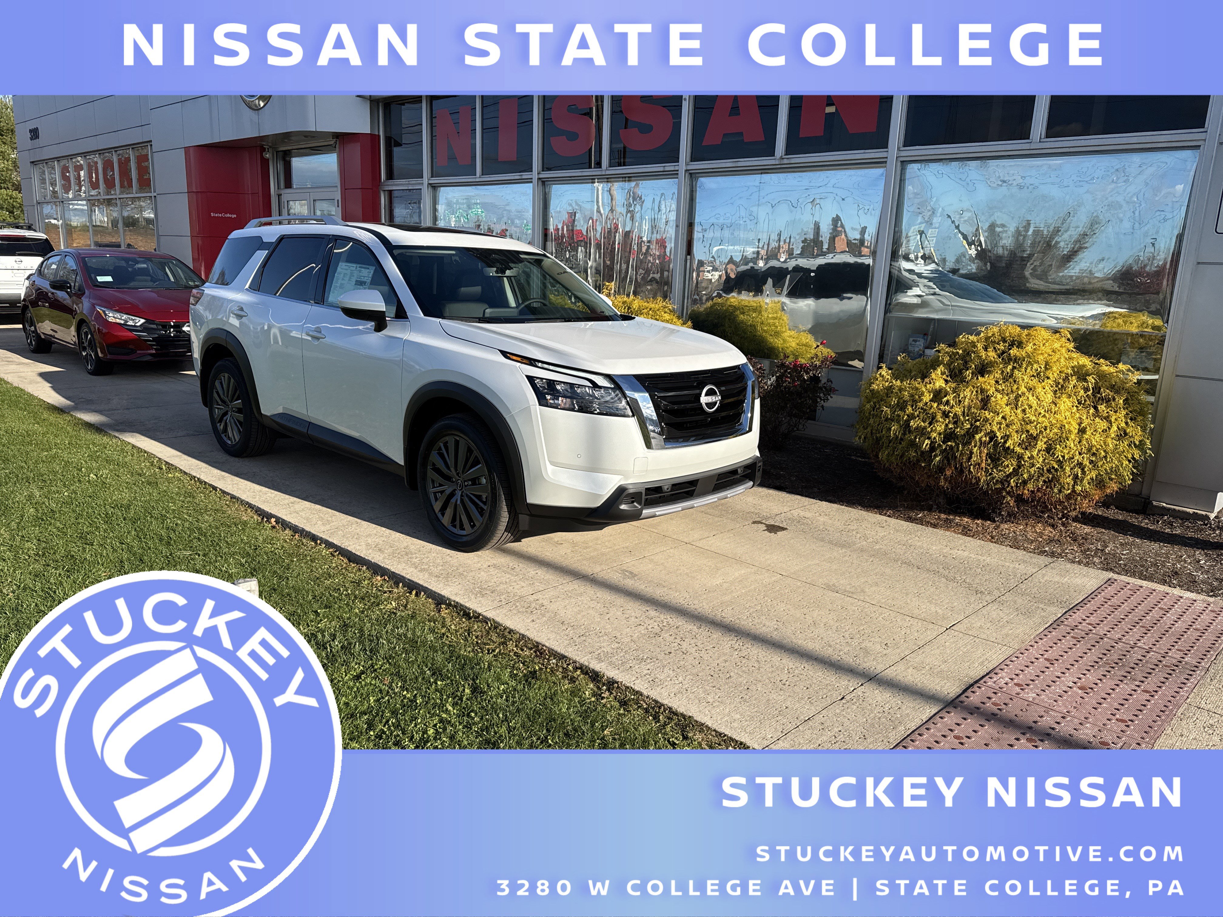 New 2025 Nissan Pathfinder SL w/ SL Premium Package