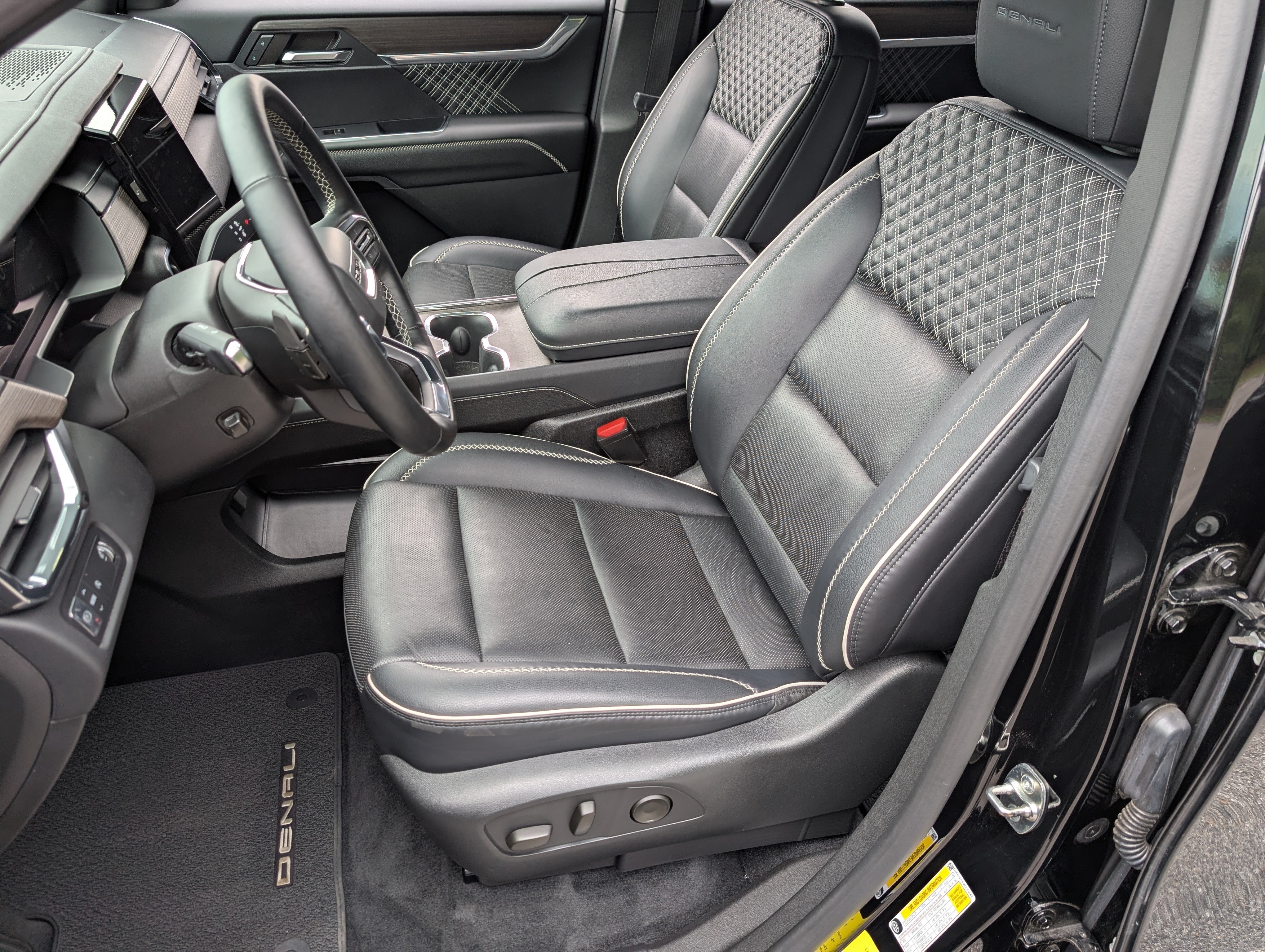 Used 2024 GMC Acadia Denali FWD image 17