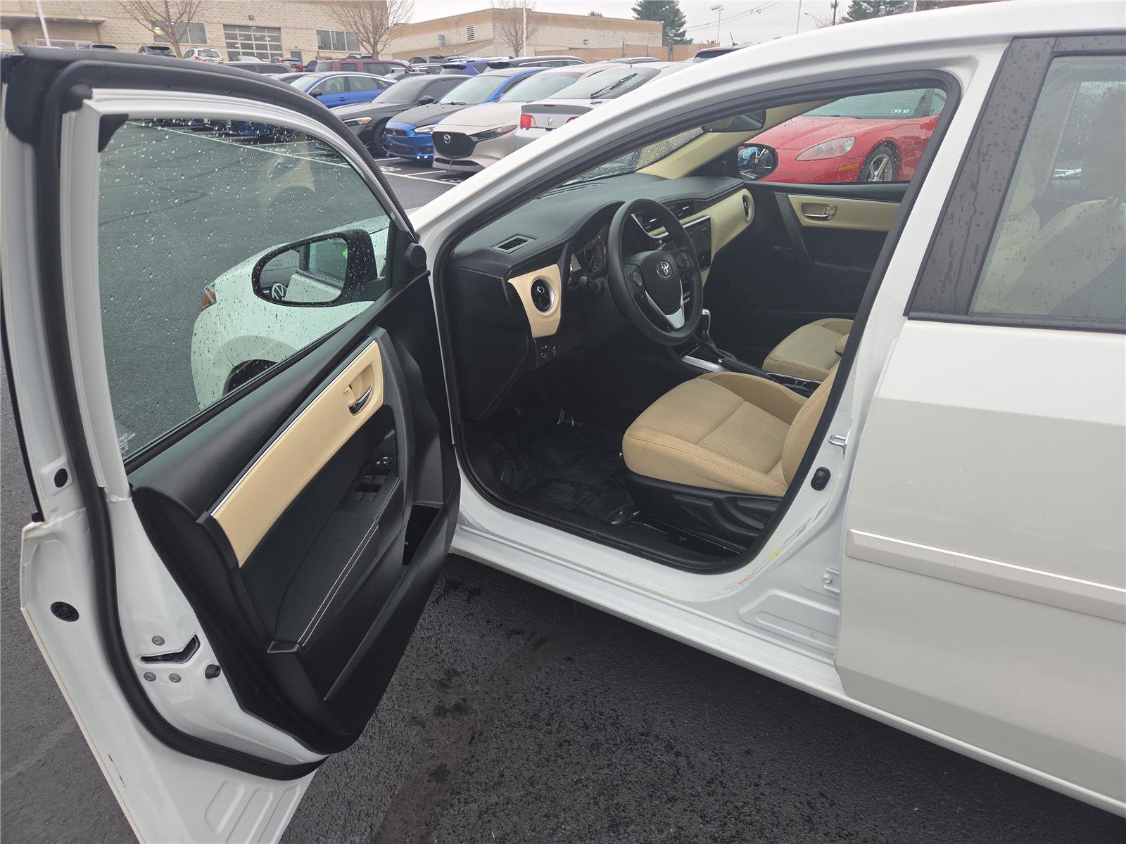 Used 2017 Toyota Corolla LE image 10