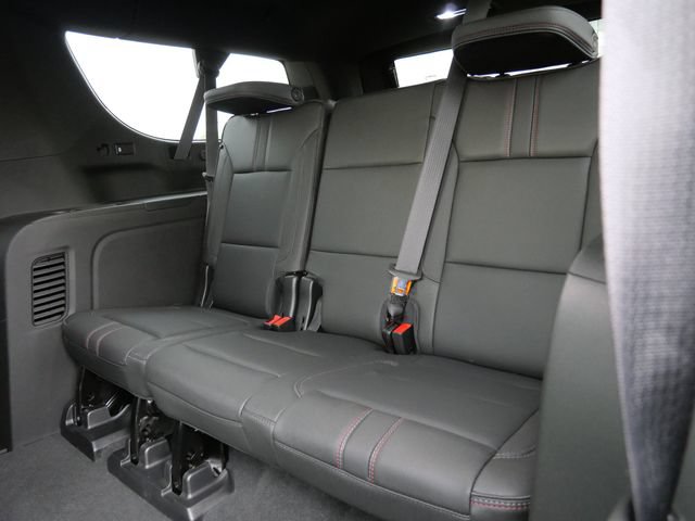Used 2022 Chevrolet Suburban RST w/ Luxury Package AWD/4WD image 16