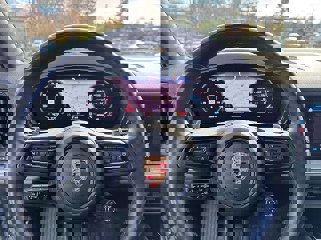 Used 2024 Porsche Cayenne w/ Premium Package image 24