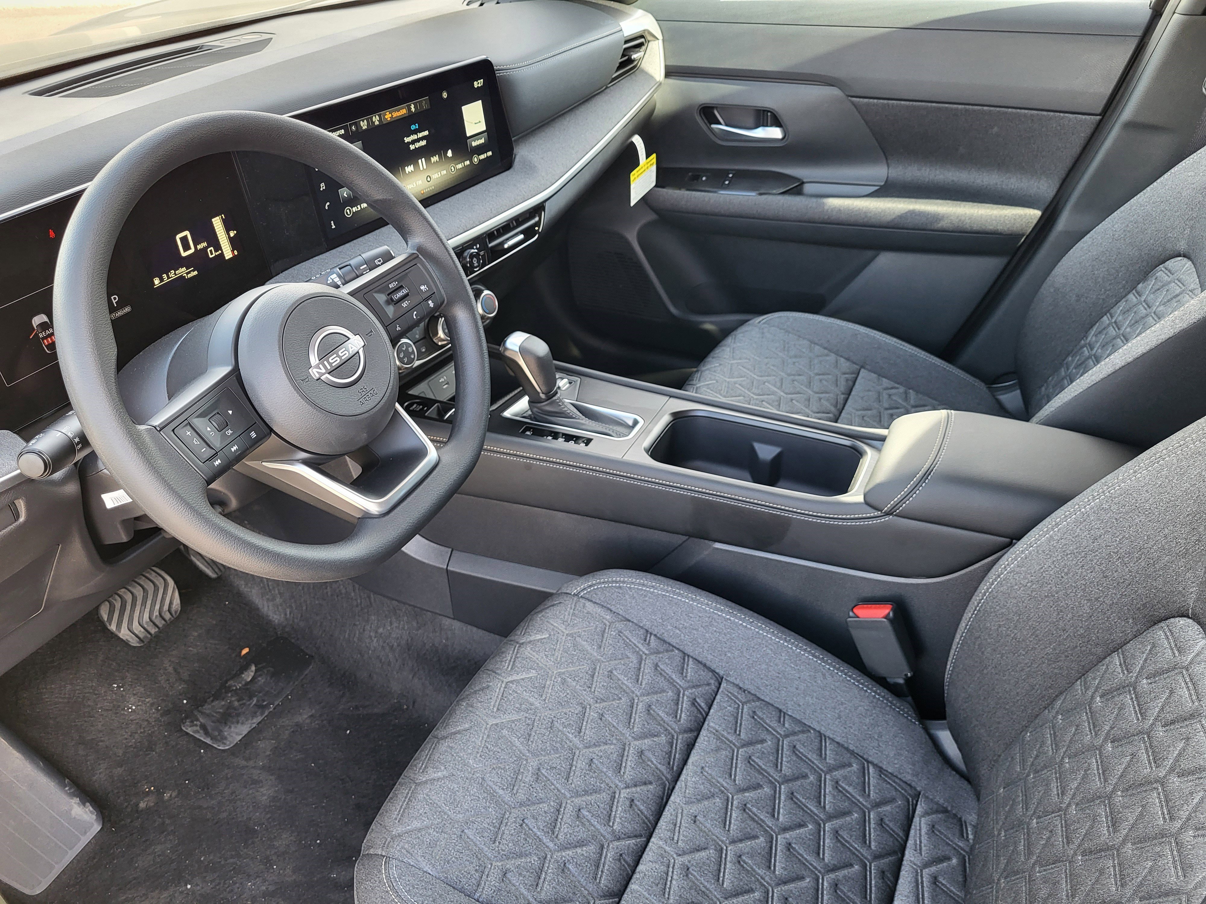 New 2025 Nissan Kicks SV w/ SV Premium Package image 8