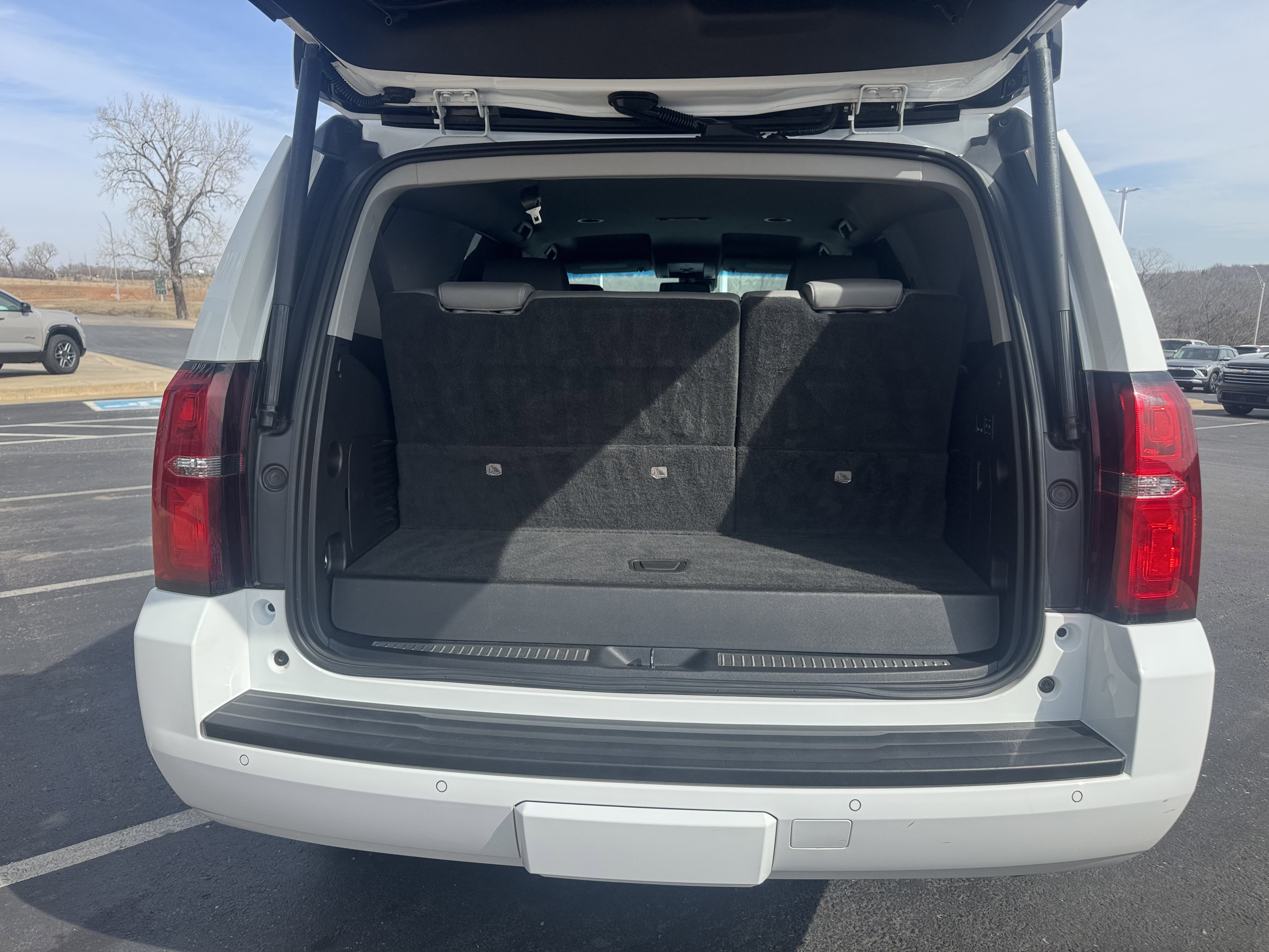 Used 2018 Chevrolet Tahoe LT w/ Luxury Package image 5