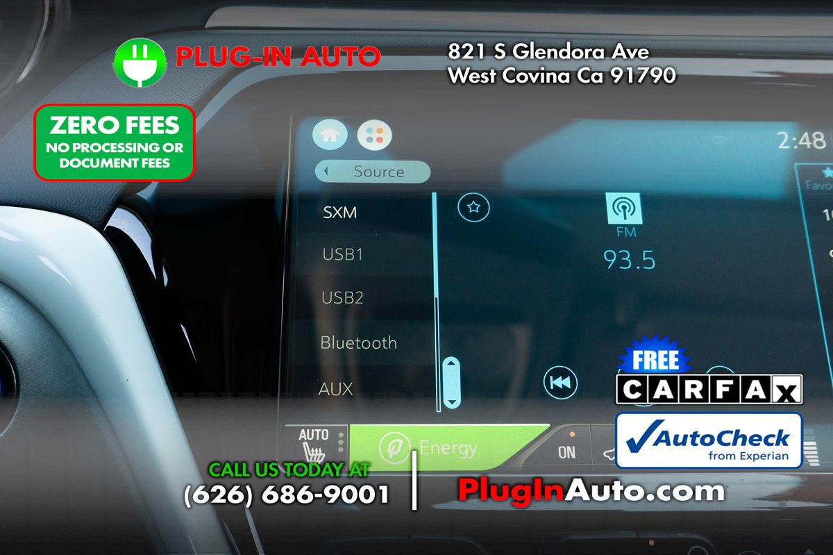 Used 2017 Chevrolet Bolt Premier w/ Driver Confidence II Package FWD image 26