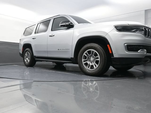 Used 2023 Jeep Wagoneer 4WD w/ Convenience Group I image 19