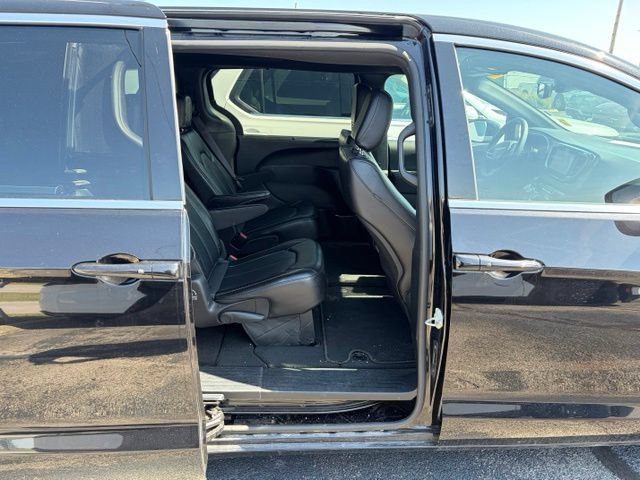 Used 2025 Chrysler Pacifica Select FWD image 21