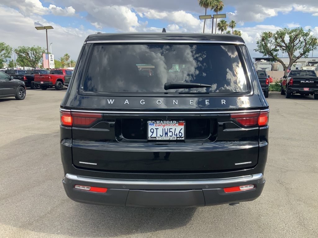 Certified 2022 Jeep Wagoneer Series II AWD/4WD image 6