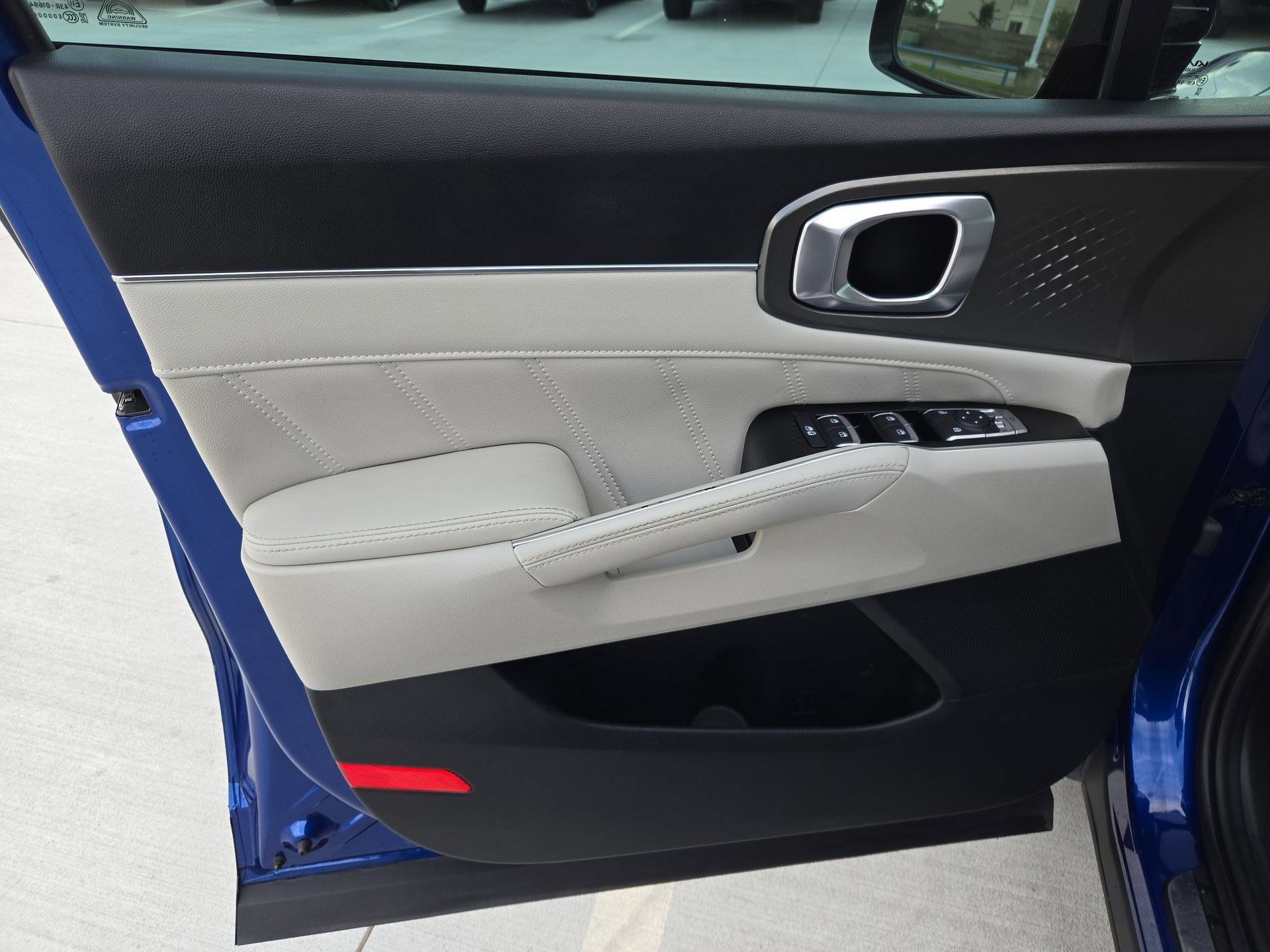 Used 2023 Kia Sorento SX image 14