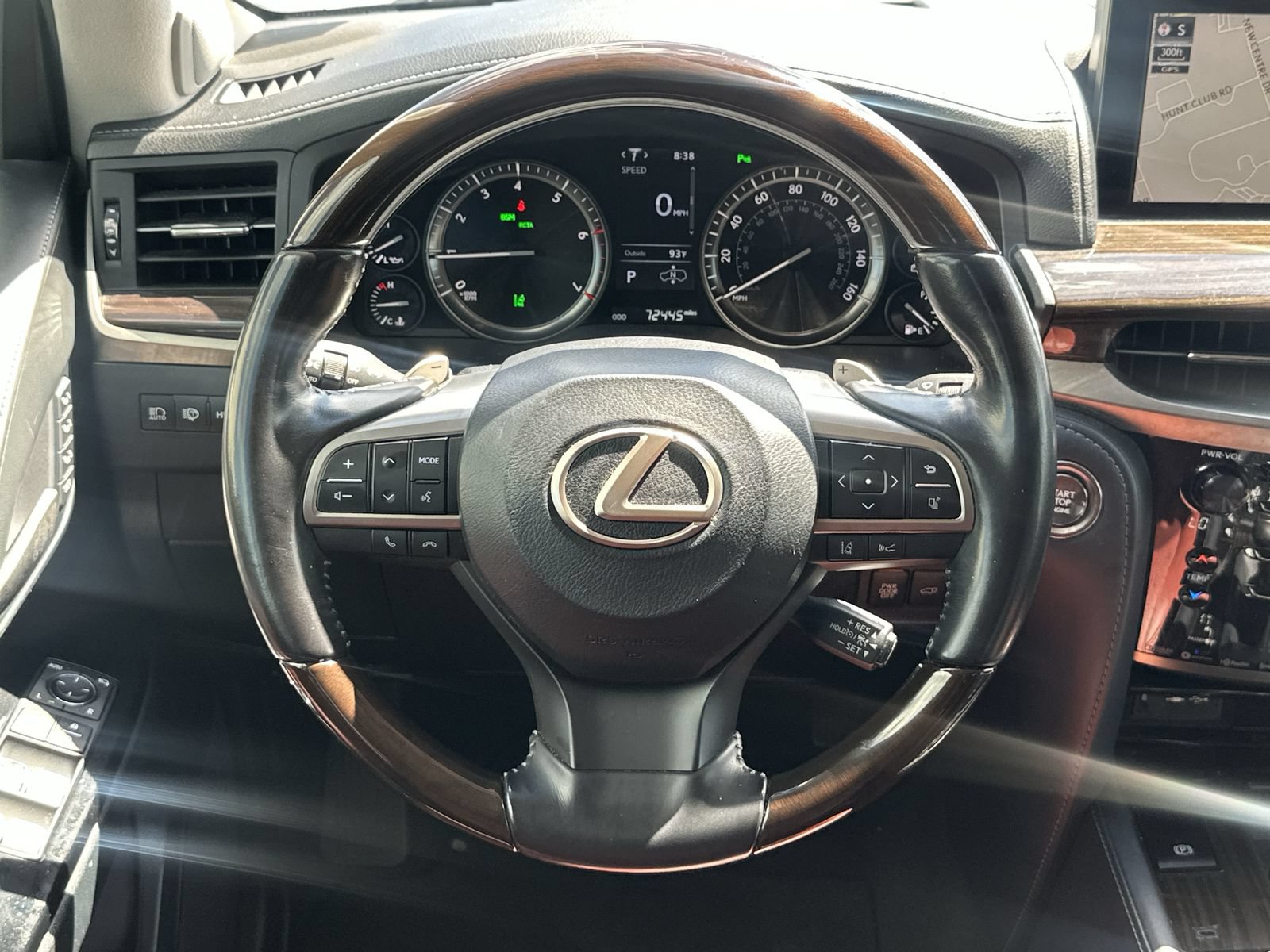 Used 2021 Lexus LX 570 4WD w/ Luxury Package image 19