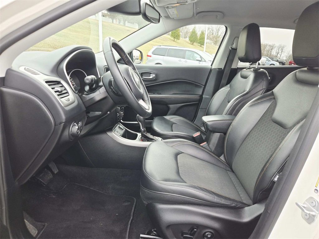 Used 2018 Jeep Compass Latitude w/ Popular Equipment Group image 11