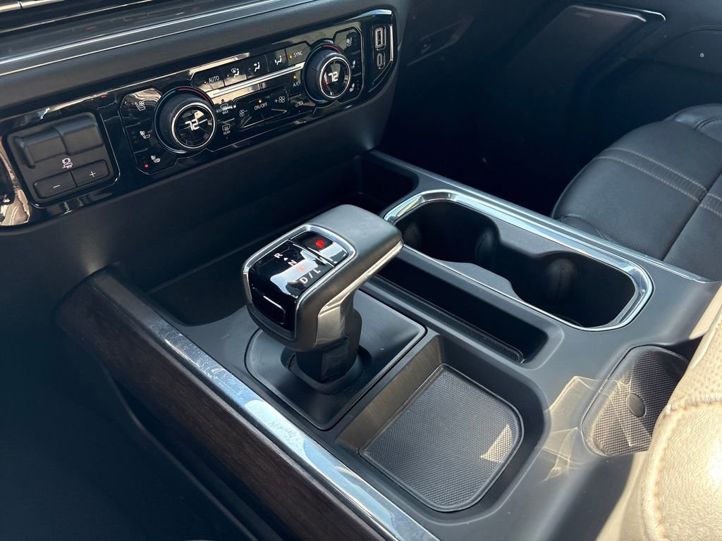 Used 2024 Chevrolet Silverado 1500 High Country w/ Midnight Edition AWD/4WD image 32