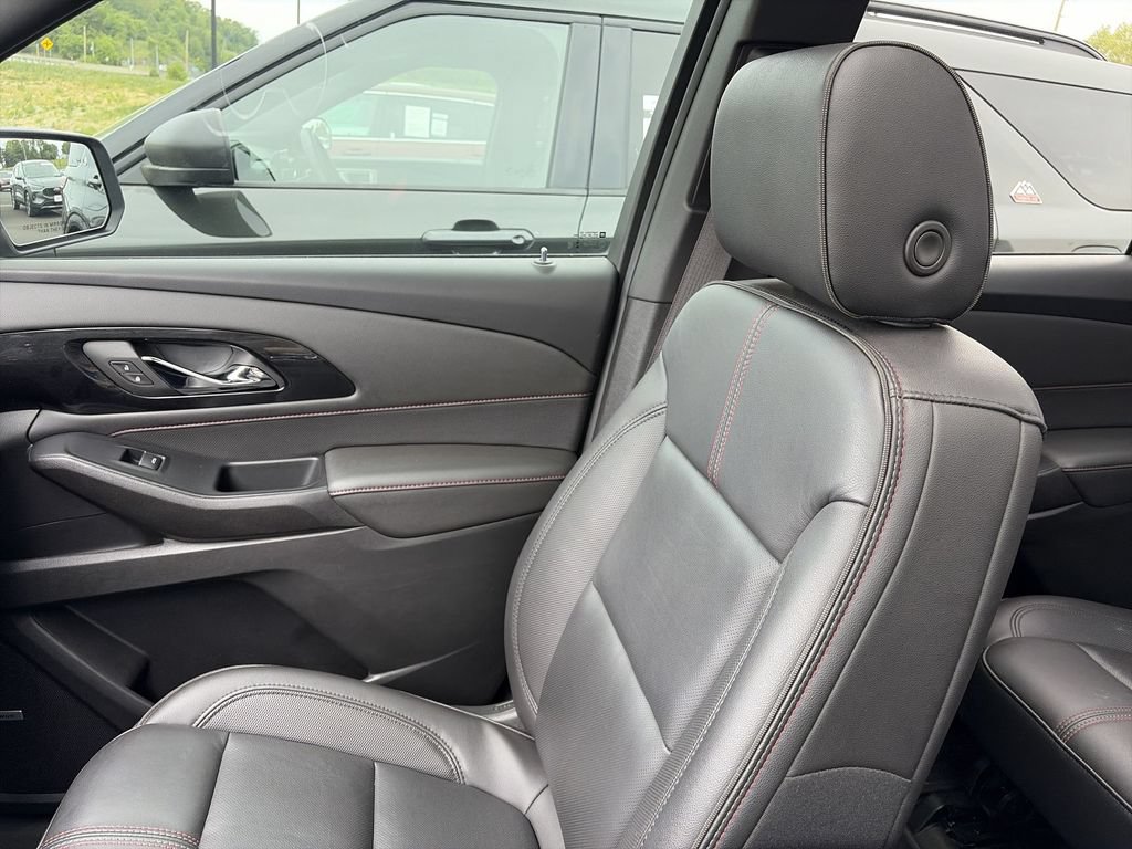 Used 2023 Chevrolet Traverse RS w/ LPO, Floor Liner Package AWD/4WD image 24