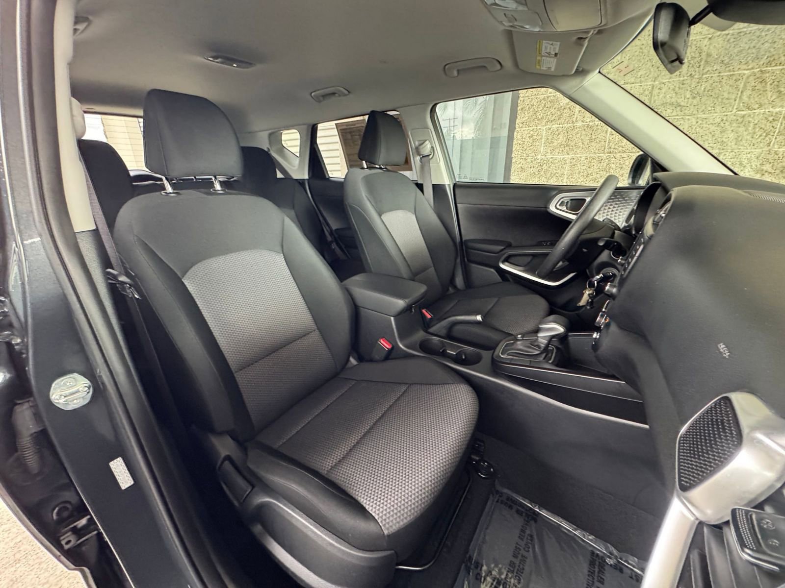 Used 2025 Kia Soul LX w/ LX Technology Package image 34