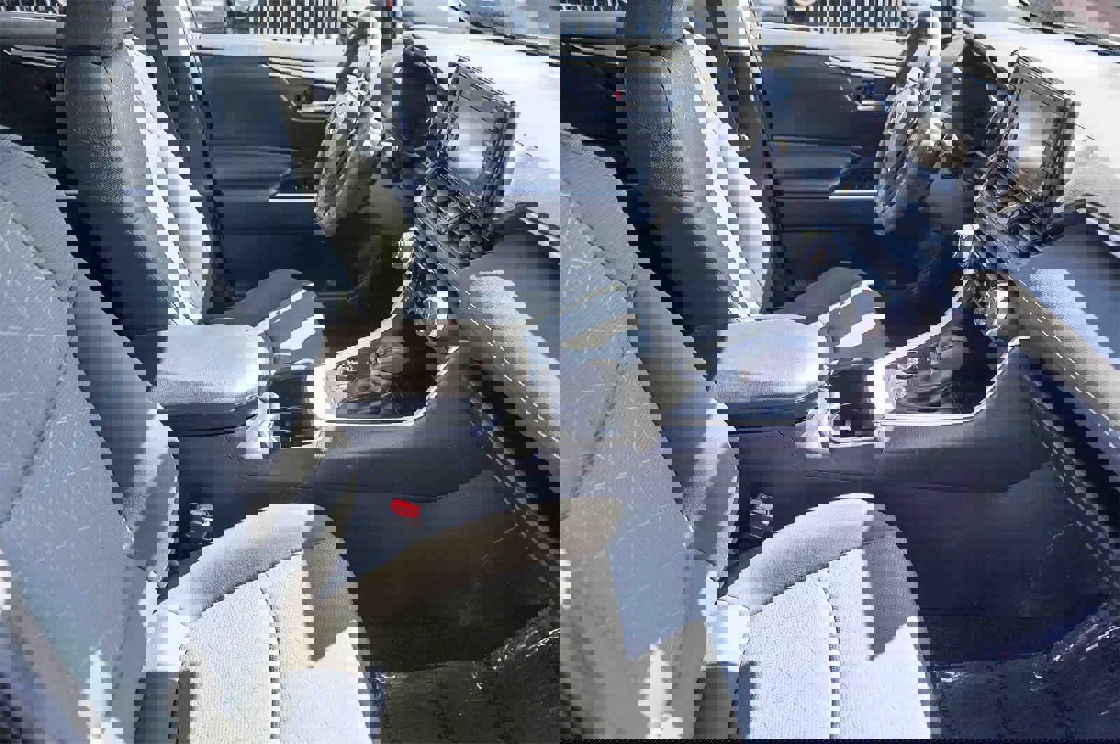 Used 2022 Toyota RAV4 XLE w/ Convenience Package image 15