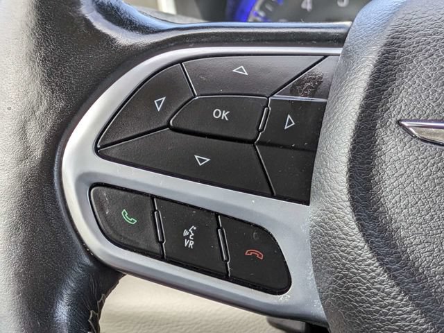 Used 2021 Chrysler Pacifica Touring-L FWD image 29