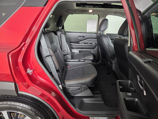 Used 2024 Nissan Pathfinder Platinum w/ Lighting Package (N93) image 16