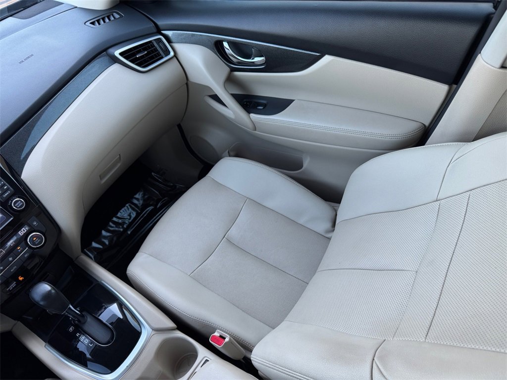 Used 2016 Nissan Rogue SL w/ SL Premium Package image 17