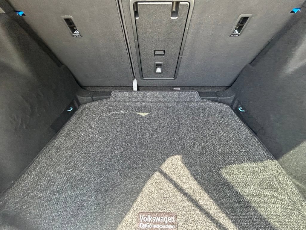 Certified 2022 Volkswagen Taos SE FWD image 39