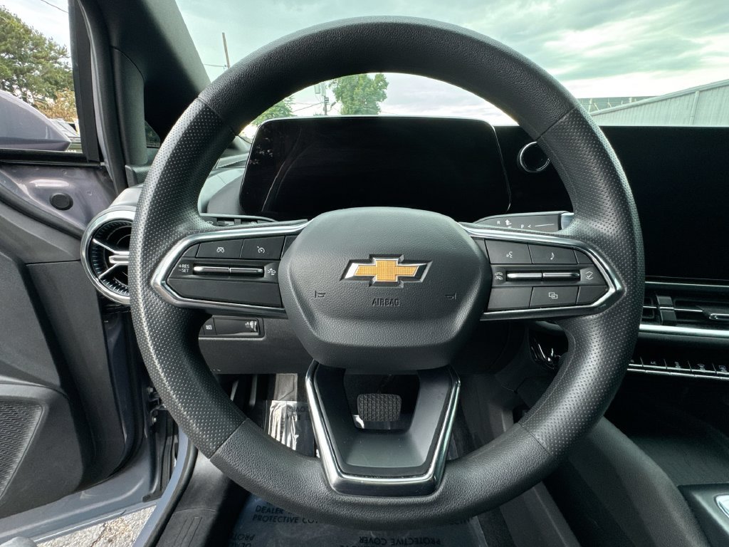 Used 2025 Chevrolet Equinox EV LT FWD image 16