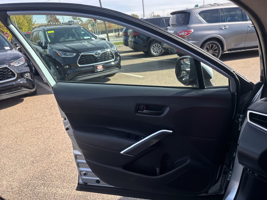 Used 2023 Toyota Corolla Cross LE w/ Moonroof Package AWD/4WD image 35