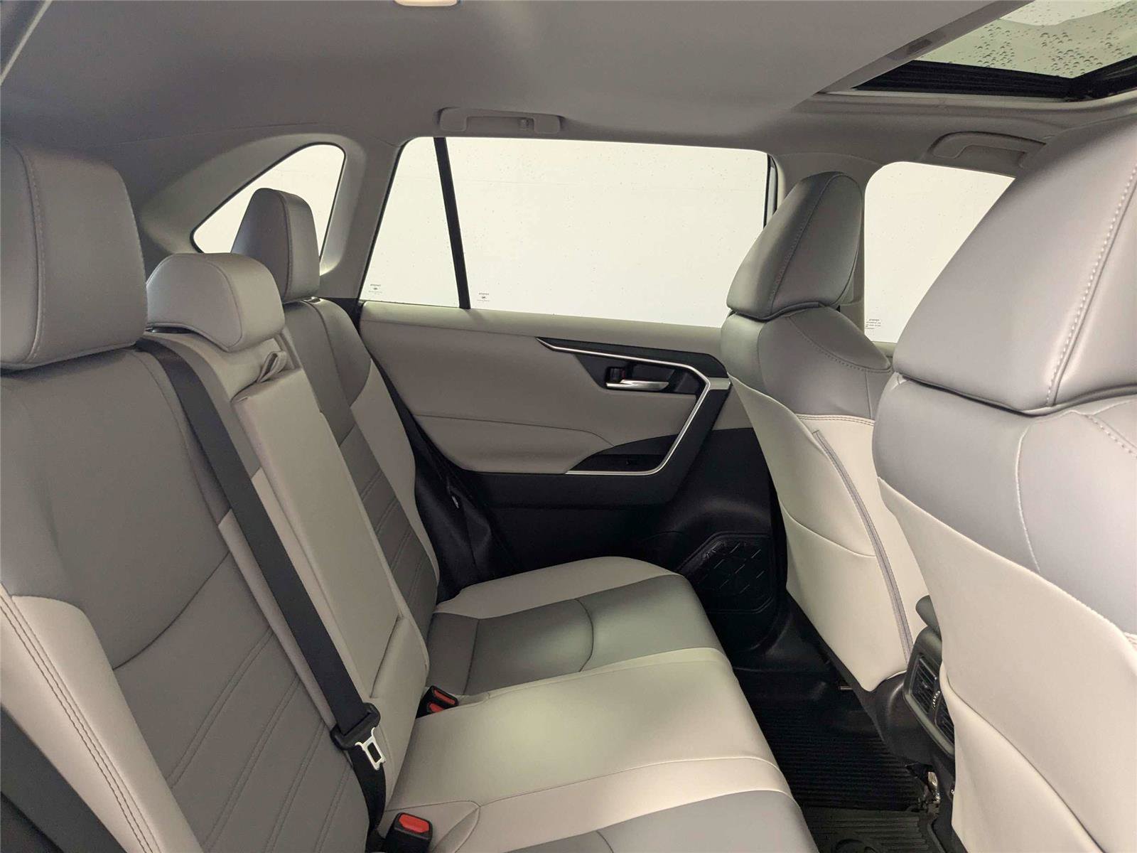 Certified 2023 Toyota RAV4 XLE Premium AWD/4WD image 31