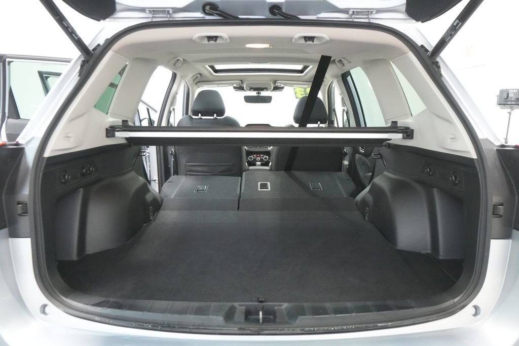 Used 2023 Subaru Forester Premium image 25