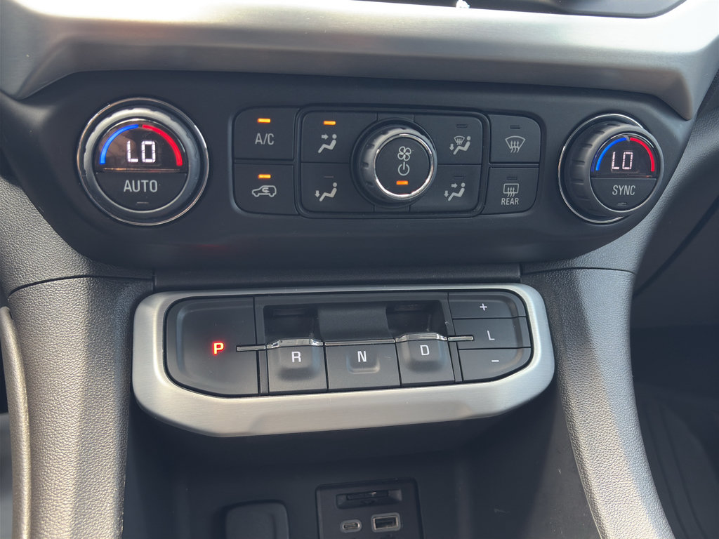 Used 2023 GMC Acadia SLT w/ Elevation Edition FWD image 25