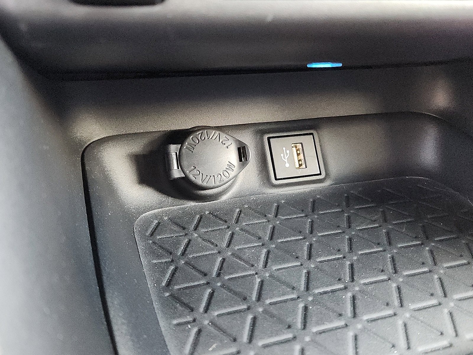 Used 2024 Toyota RAV4 XSE w/ Weather Package image 19