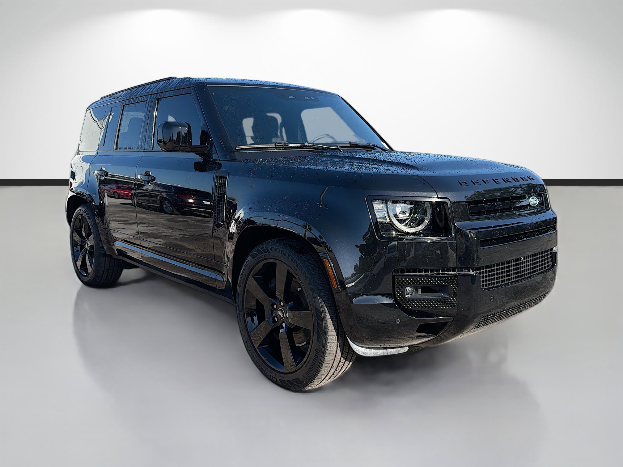 Certified 2025 Land Rover Defender 110 X-Dynamic SE AWD/4WD image 7