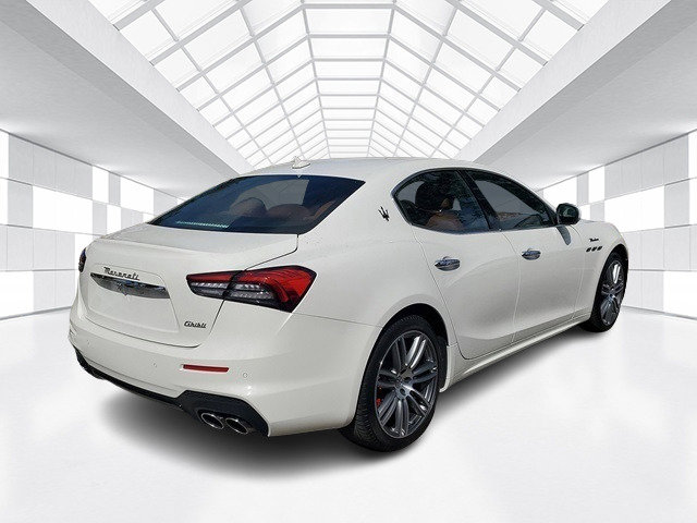 Used 2022 Maserati Ghibli Modena image 4