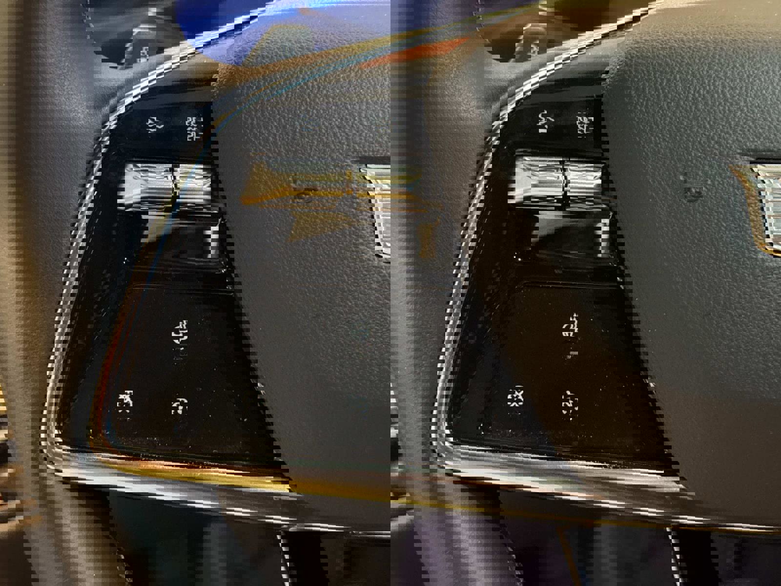 New 2025 Cadillac Lyriq Luxury image 23