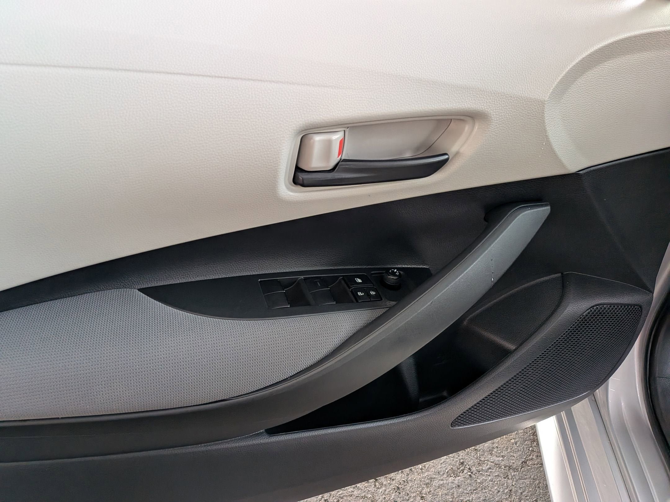 Certified 2022 Toyota Corolla LE FWD image 8
