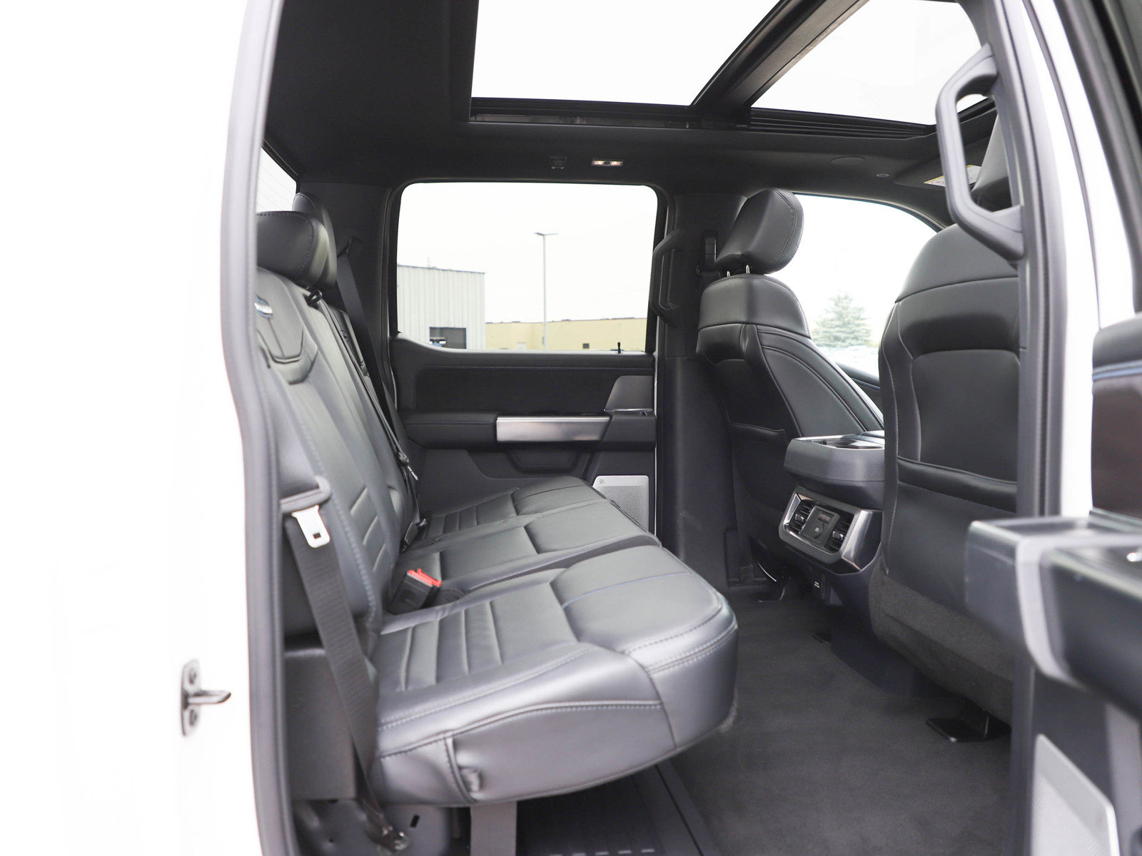 Used 2026 Ford F350 Platinum AWD/4WD image 11