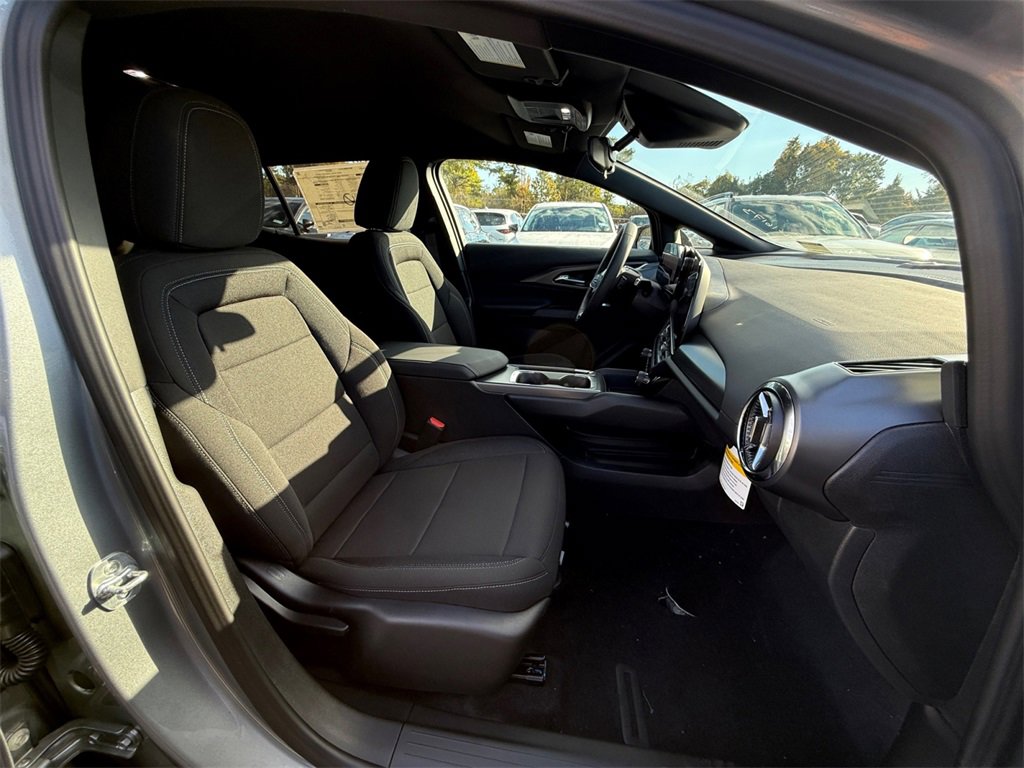New 2026 Chevrolet Equinox EV LT w/ Midnight Package image 24