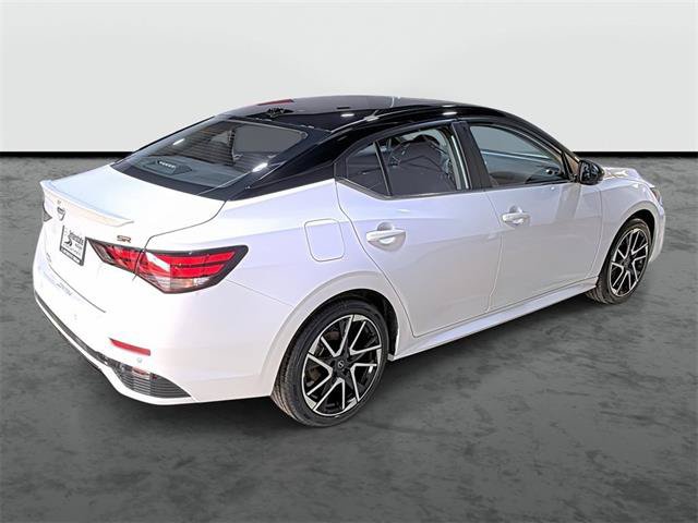 Used 2025 Nissan Sentra SR FWD image 4
