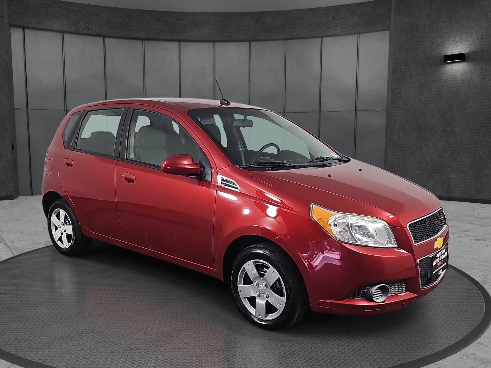 Used 2011 Chevrolet Aveo5 LS FWD image 3