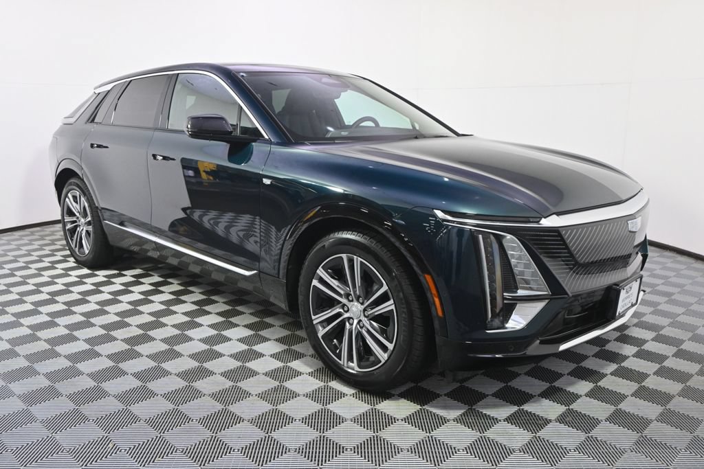 New 2026 Cadillac Lyriq Premium Luxury w/ LPO, Floor Liner Package AWD/4WD image 8