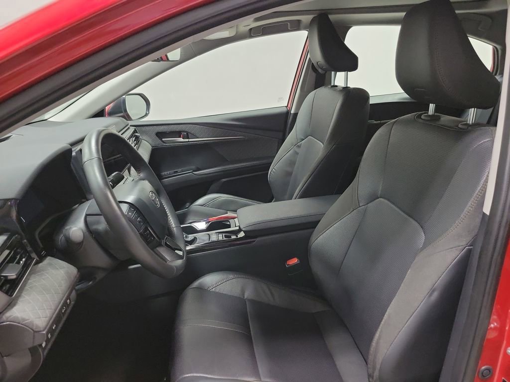 Used 2025 Toyota Camry XLE image 29