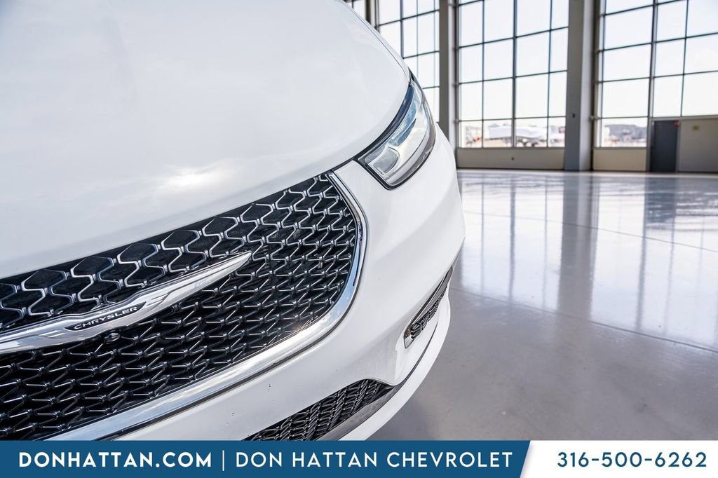 Used 2023 Chrysler Pacifica Limited FWD image 38