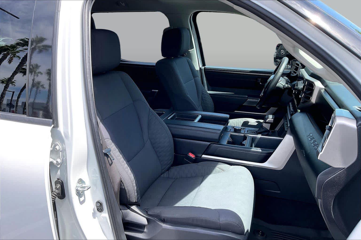 Used 2022 Toyota Tundra SR5 w/ SR5 Convenience Package AWD/4WD image 8
