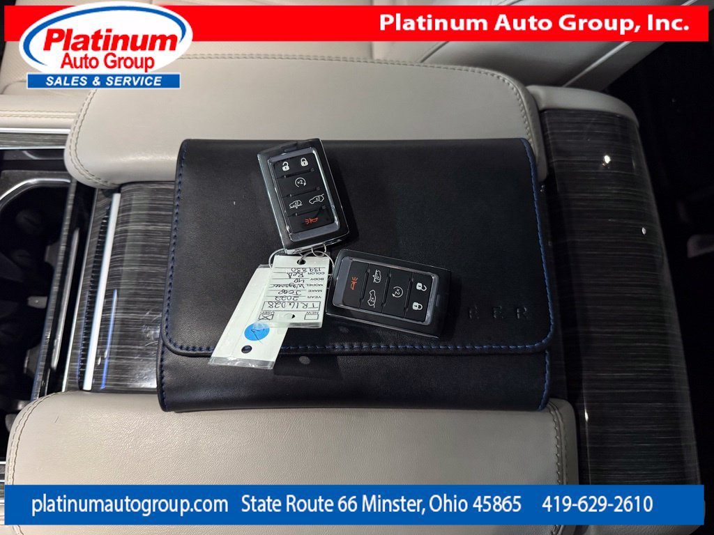 Used 2022 Jeep Wagoneer Series III AWD/4WD image 29