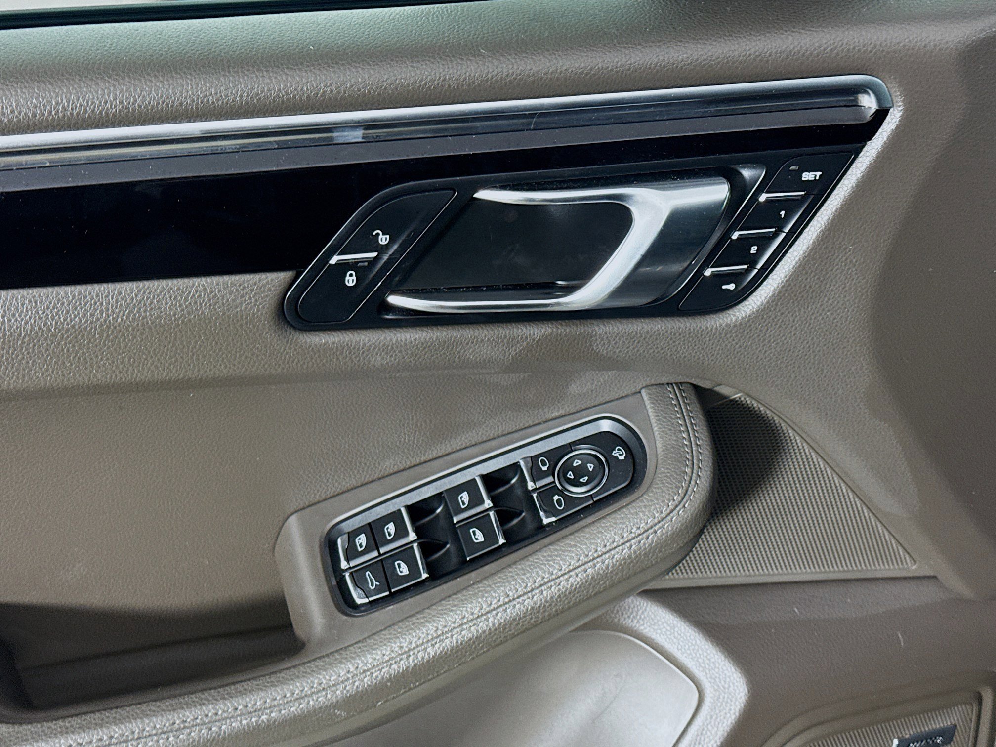 Used 2020 Porsche Macan image 23