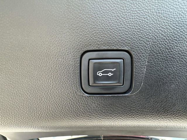 Used 2021 Chevrolet Traverse High Country w/ LPO, 'HIT The Road' Package image 23