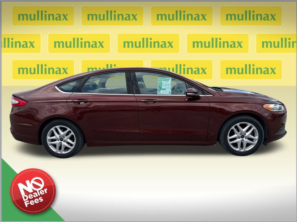 Used 2016 Ford Fusion SE FWD image 2