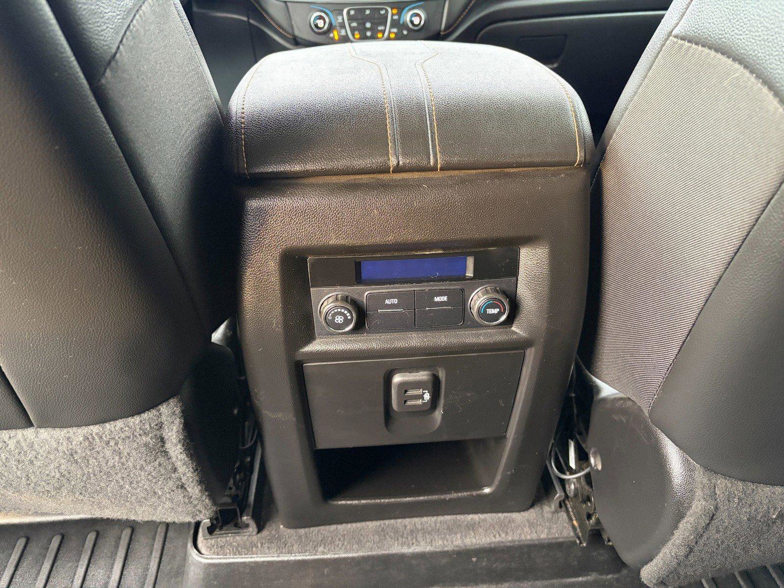 Used 2020 Chevrolet Traverse LT image 19