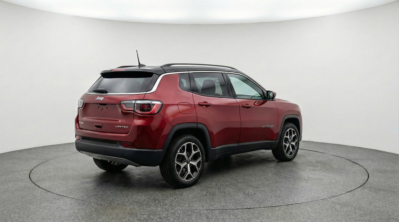 Used 2025 Jeep Compass Limited AWD/4WD image 9