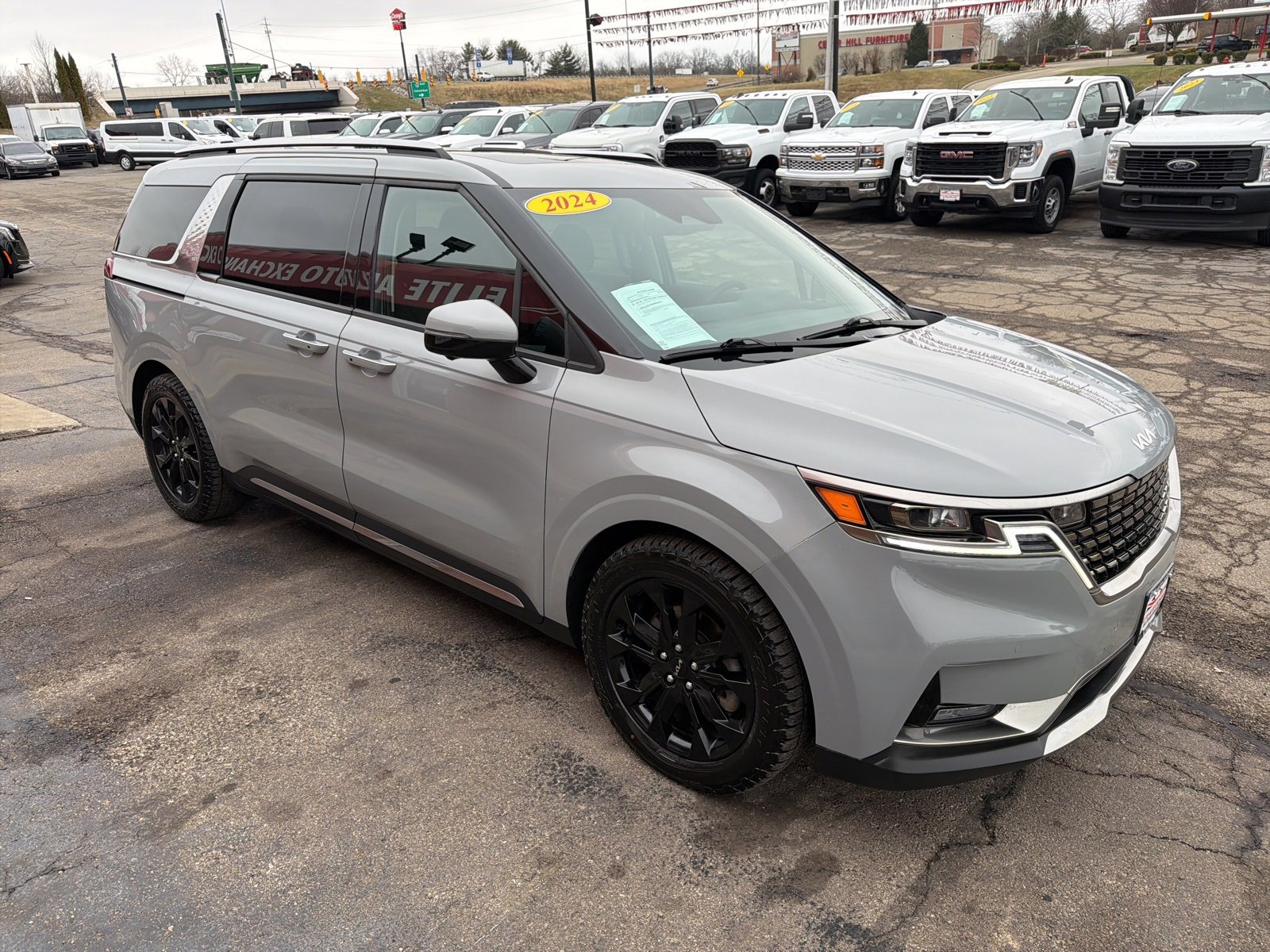 Used 2024 Kia Carnival SX Prestige image 12