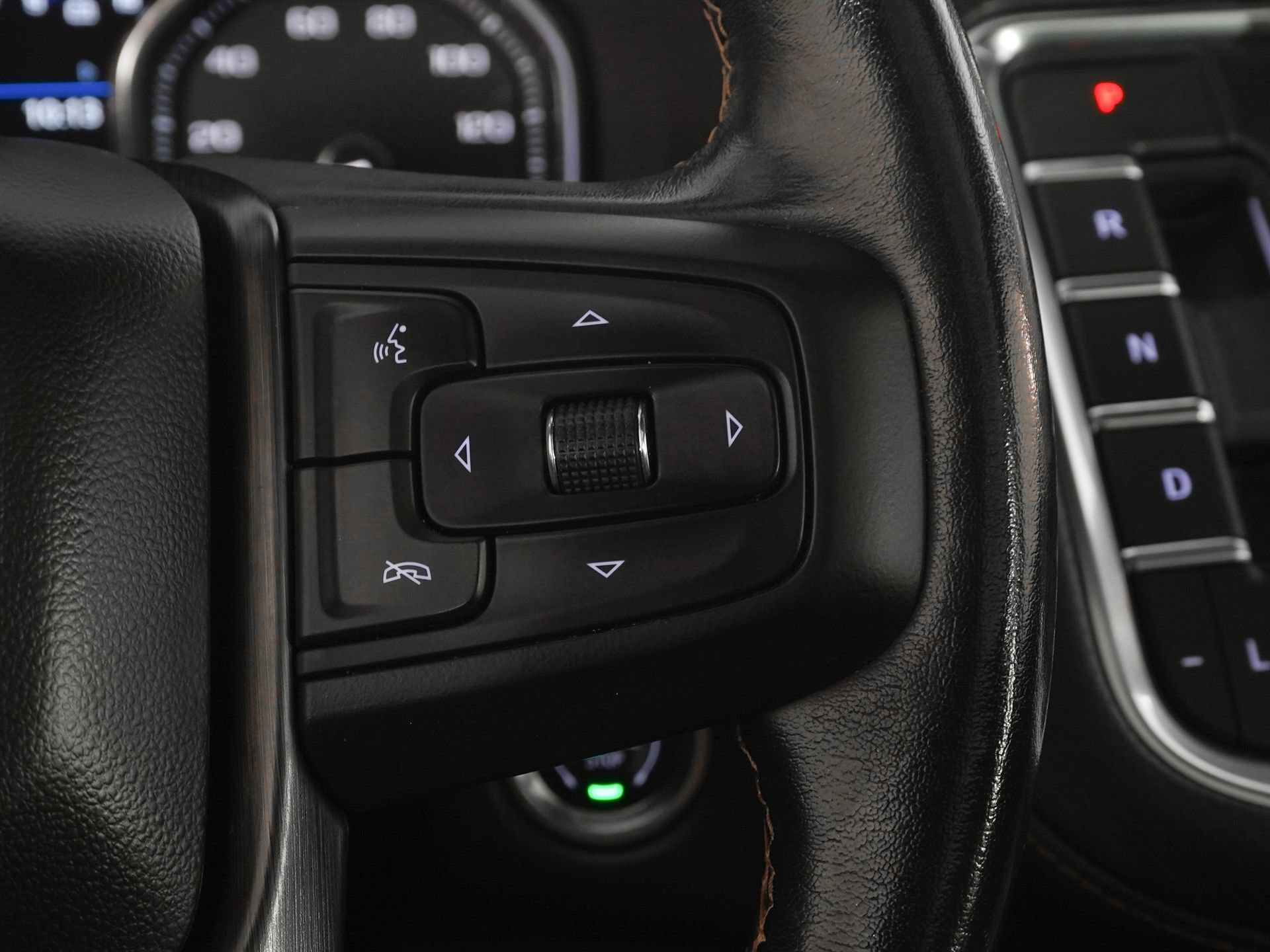 Used 2021 GMC Yukon XL AT4 w/ AT4 Premium Plus Package AWD/4WD image 23
