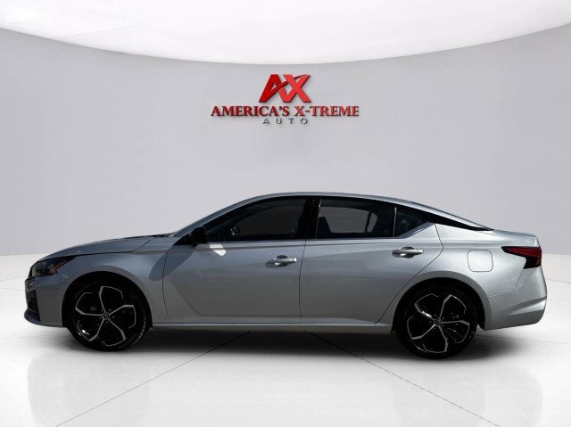 Used 2024 Nissan Altima 2.5 SR image 2