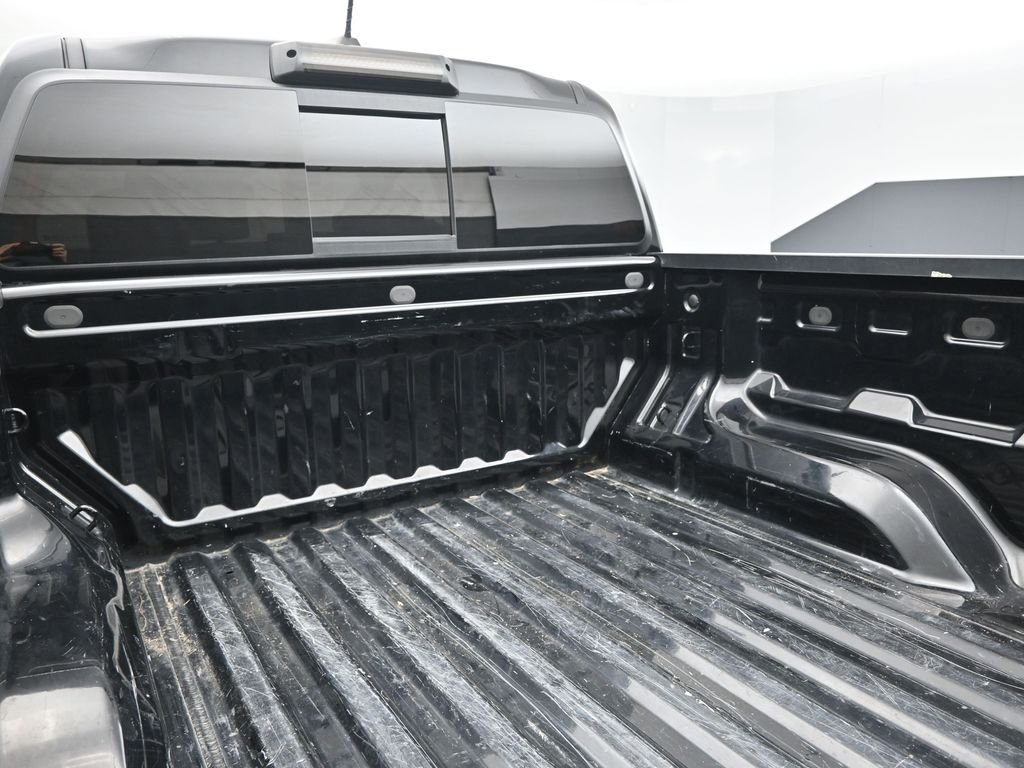 Used 2023 GMC Canyon AT4 image 22